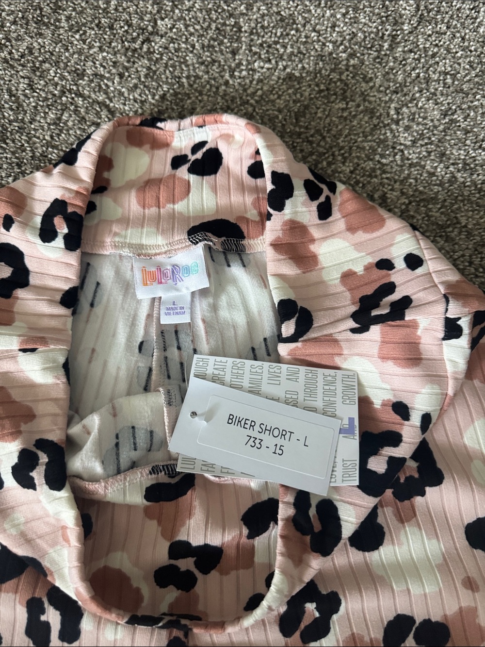 LuLaRoe Pink Leopard Print Ribbed Bike Shorts - Picture 2 of 2